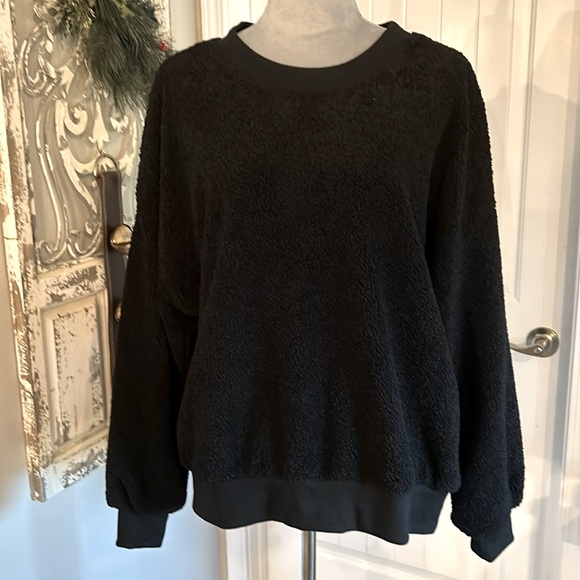 Black Fuzzy Sweatshirt - Size Large
Heavy duty Lining - Excellent condition - Picture 1 of 8